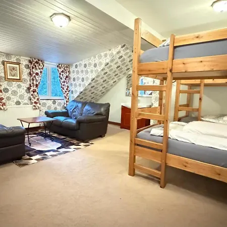 Lledr House Hostel Near Two Zip World Sites-3